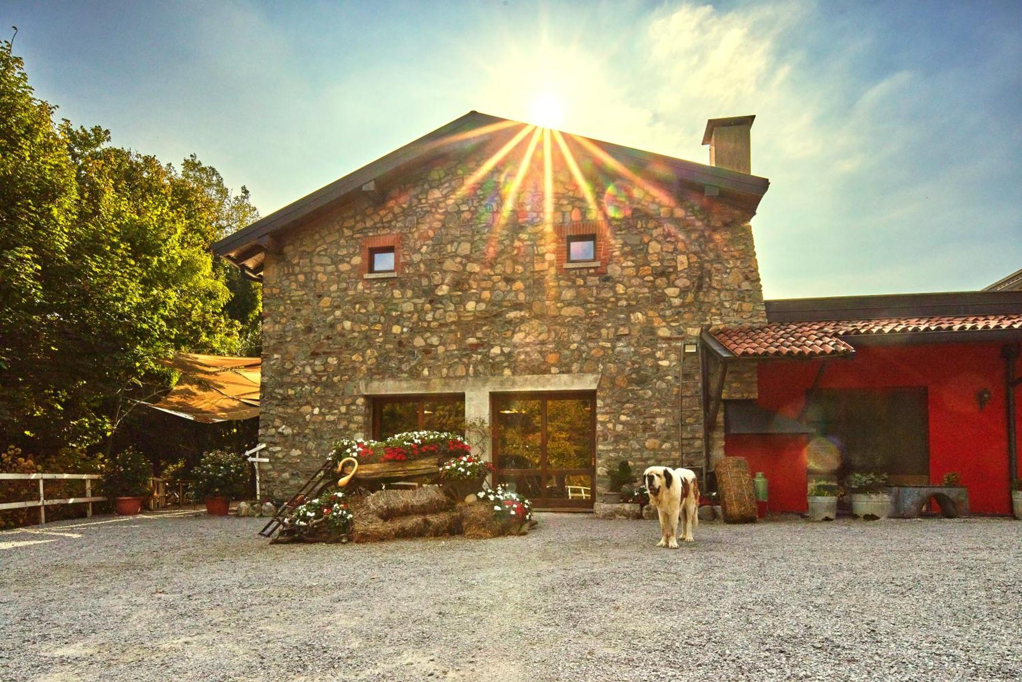 Agriturismo Cascina Mirandola Como Exterior photo