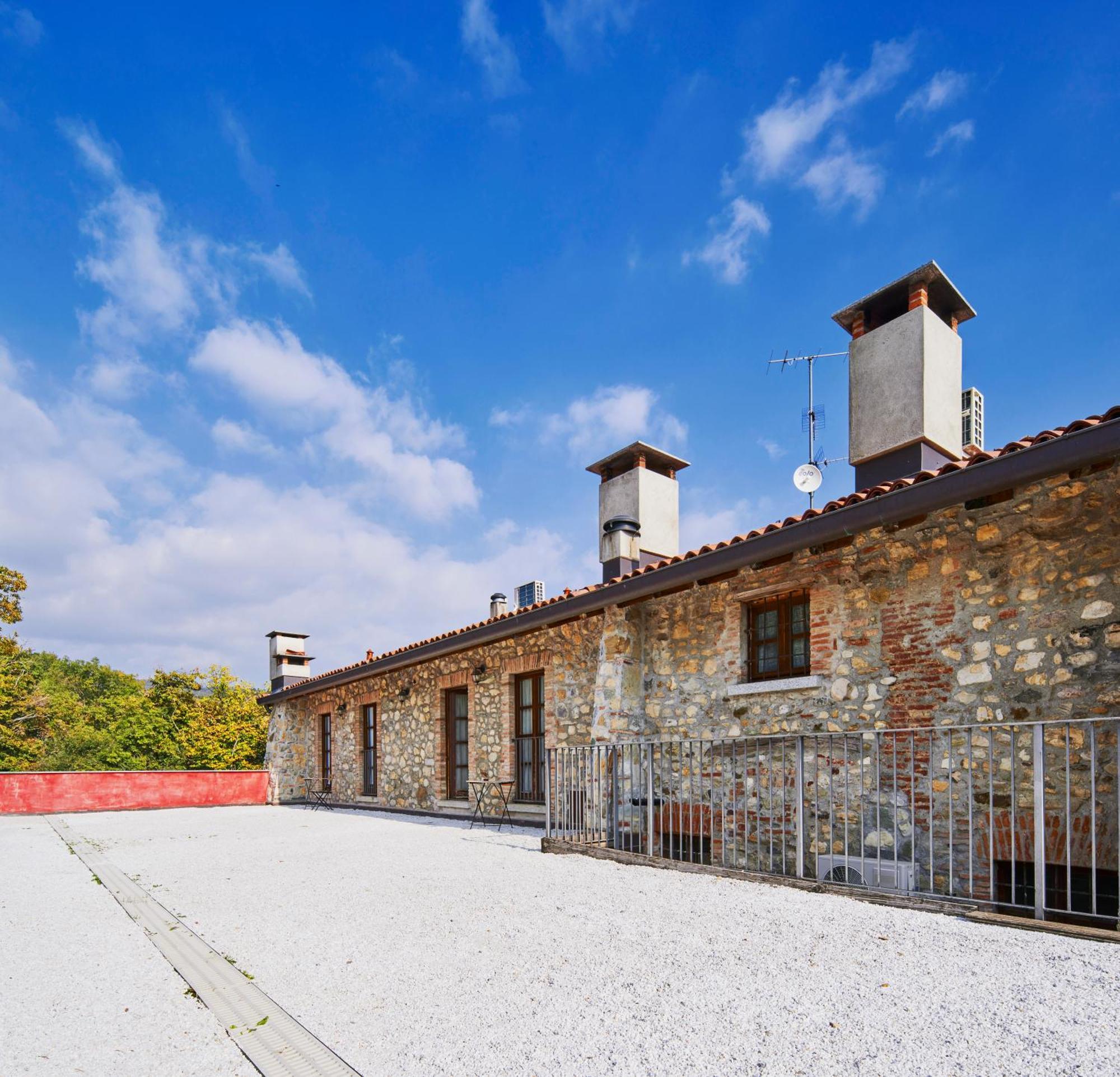 Agriturismo Cascina Mirandola Como Exterior photo